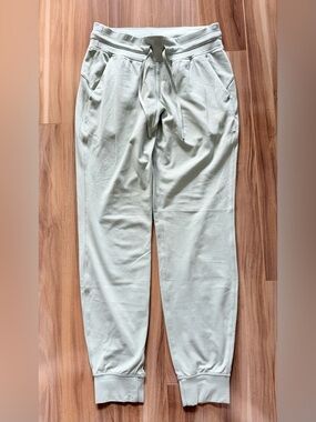 Lululemon Ready to Rulu Jogger - size 6